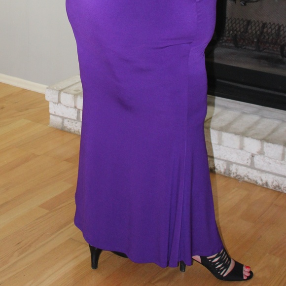 💐🟡Purple or Black Zipper Bodice Long Dress 1X-3X - Picture 6 of 9